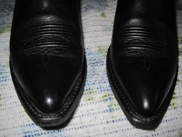 Ariat Western Boots - Black - Men's Size 8 in Men's Shoes in Cornwall - Image 6