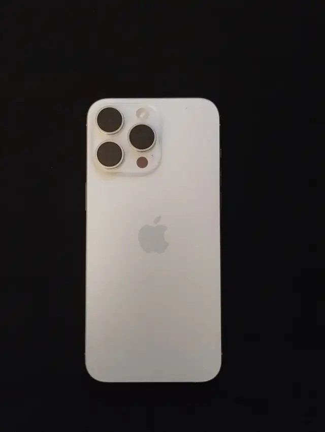 iPhone 15 pro max in Cell Phones in Ottawa - Image 2