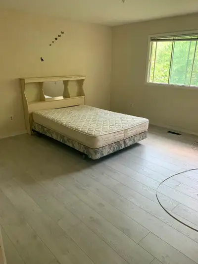 Upper Level Room for Rent. Kennedy/Bovaird Fully Furnished African Refugee and Cohub/Cohab welcome S...