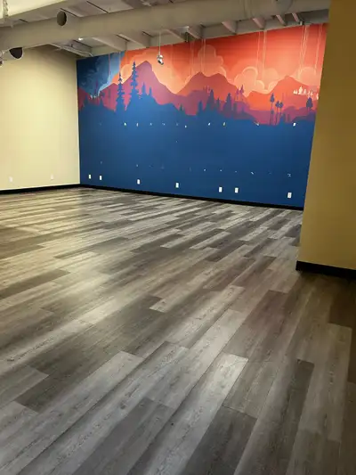 Wide open second floor space ready for you, your vision, and your entrepreneurial dreams! Nearly 1,2...