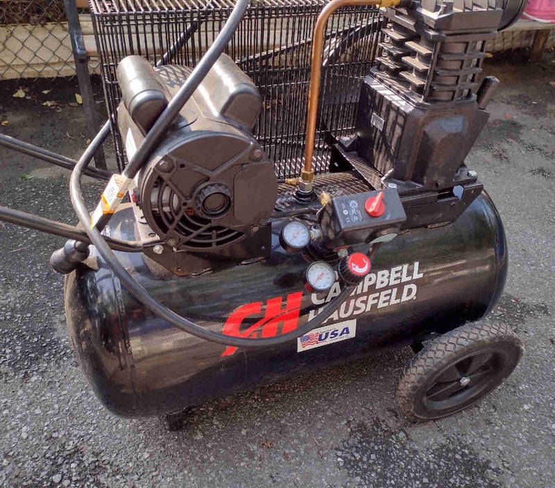 Have a 20gallon air compressor for sale,in very good condition