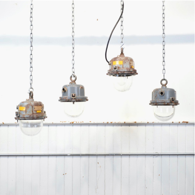 Vintage Cast Iron Bunker Lights in Arts & Collectibles in Napanee - Image 2