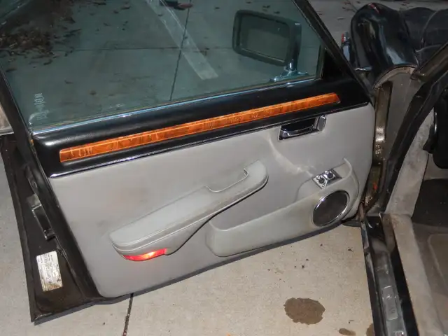 1986 Jaguar XJ12 Vanden Plas in Classic Cars in Oakville / Halton Region - Image 7