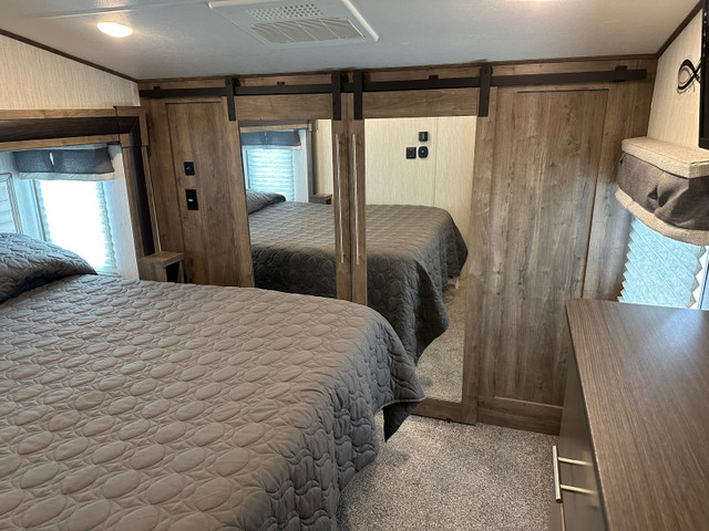 2019 Forest River Sabre Cobalt 32DPT  in RVs & Motorhomes in Calgary - Image 3