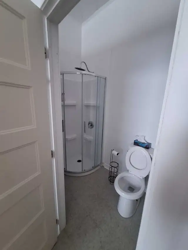 chambre ,st jean sur richelieu 700$ in Long Term Rentals in Saint-Jean-sur-Richelieu - Image 6