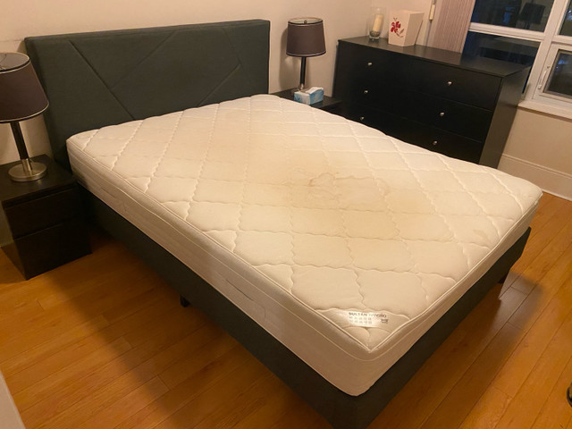 Bed and mattress in Bedding in Mississauga / Peel Region