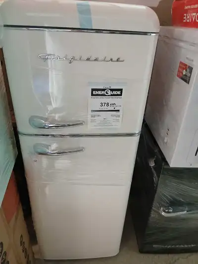RETRO (CREAM) FRIDGIDAIRE 7.5 cu ft. TOP FREEZER REFRIGERATOR, View more
