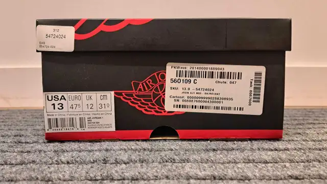 Jordan 1 Retro MidGym Red in Men's Shoes in Markham / York Region - Image 8