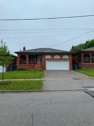 Etobicoke Bungalow Near Islington north of Rexdale