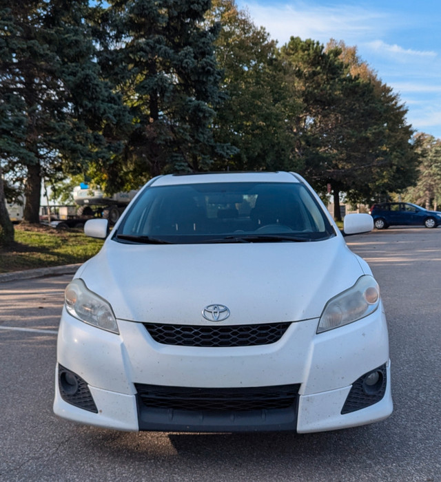 2010 Toyota Matrix XR FWD 2.4L for Sale in Cars & Trucks in Markham / York Region - Image 2