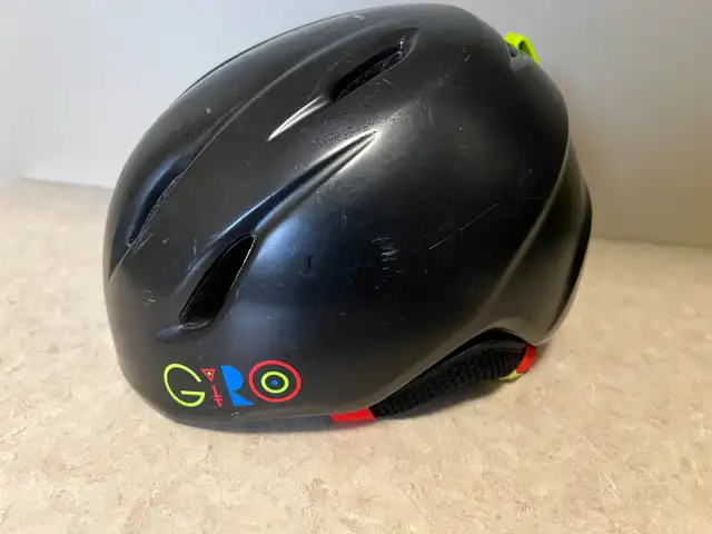 Childs Giro Ski Helmet in Ski in Vernon - Image 2