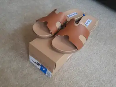 Steve Madden Ladies Leather Sz 7 SandalsBNIB. - SPECIAL - $20.00, View more