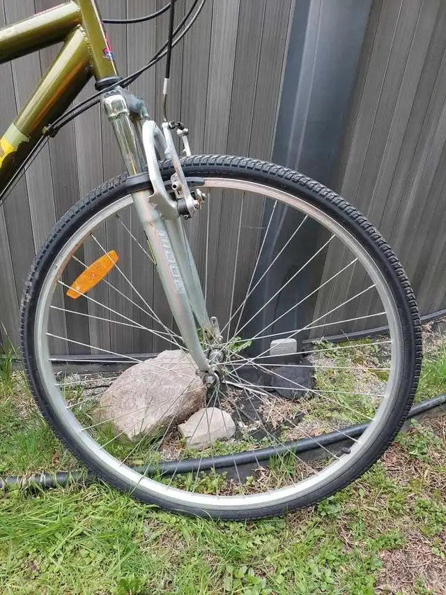 Vélo Hybride, Raleigh campus C100 in Cruiser, Commuter & Hybrid in Laval / North Shore - Image 4