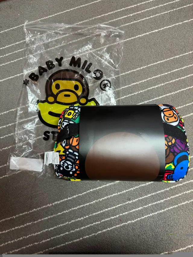 Baby Milo car neck pillow in Arts & Collectibles in City of Toronto - Image 3