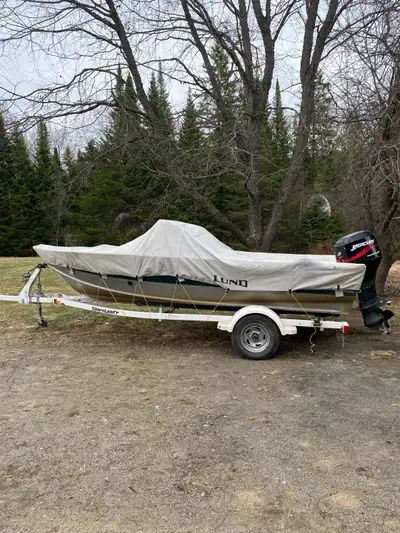 Je mets en vente mon bateau de pêche Lund, un modèle fiable et bien entretenu, parfait pour les amat...