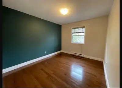 Only for girls or a couple Private or sharing bedroom available from 1st March in a 4 bed townhouse...