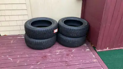 4 winter tires size 225/60 r17 , they came with a 2014 ford escape ,purchased in 2021, have been in...