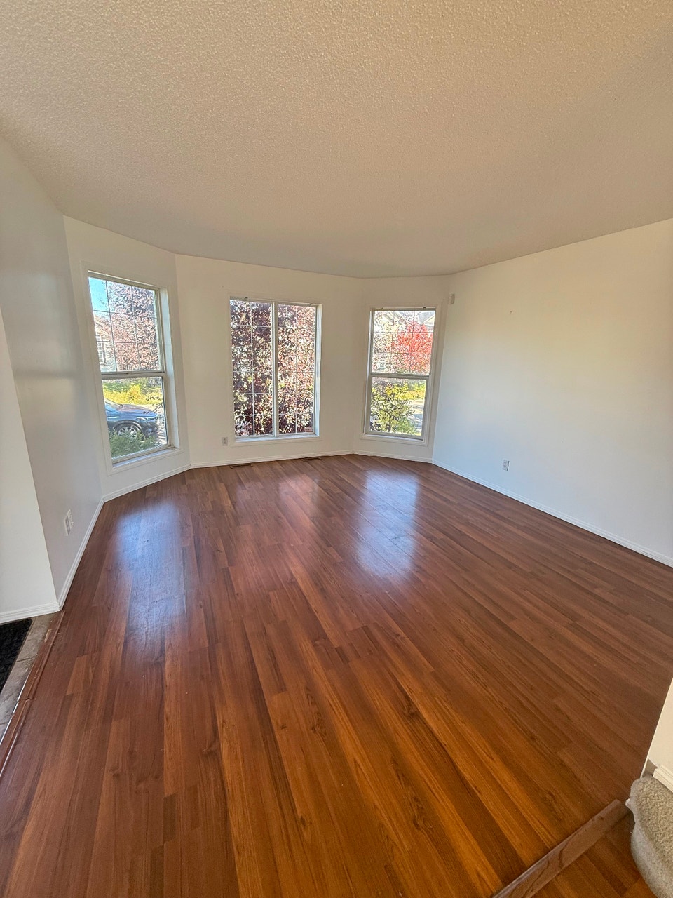 3 bedrooms and 2.5 washrooms house for RENT 2