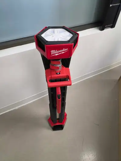 Milwaukee dual power portable tower light , View more
