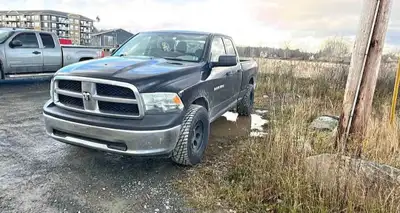 6 seater 4x4 2012 ram 4.7 v8 Lots of work done,current mvi until may 2027 On new 33x12.5x17 tires an...