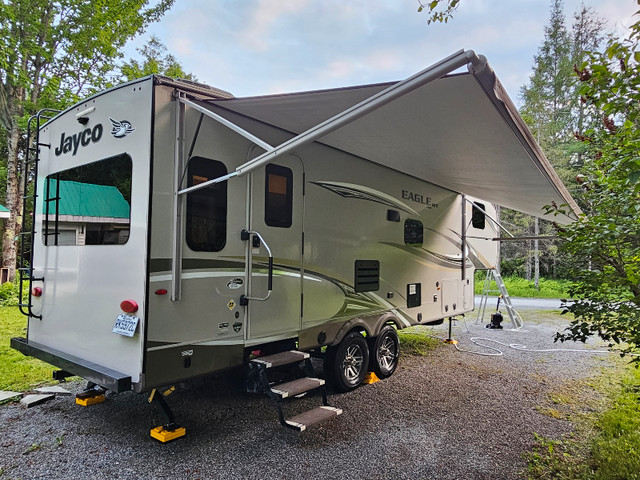 Fifth wheel Jayco Eagle HT 2018 dans Caravanes classiques  à Sherbrooke - Image 4