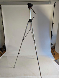 Manfrotto 075 tripod with 504 fluid video head