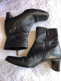 Le Saunda 2” heel leather ankle boots $15  size 5 - 35 black