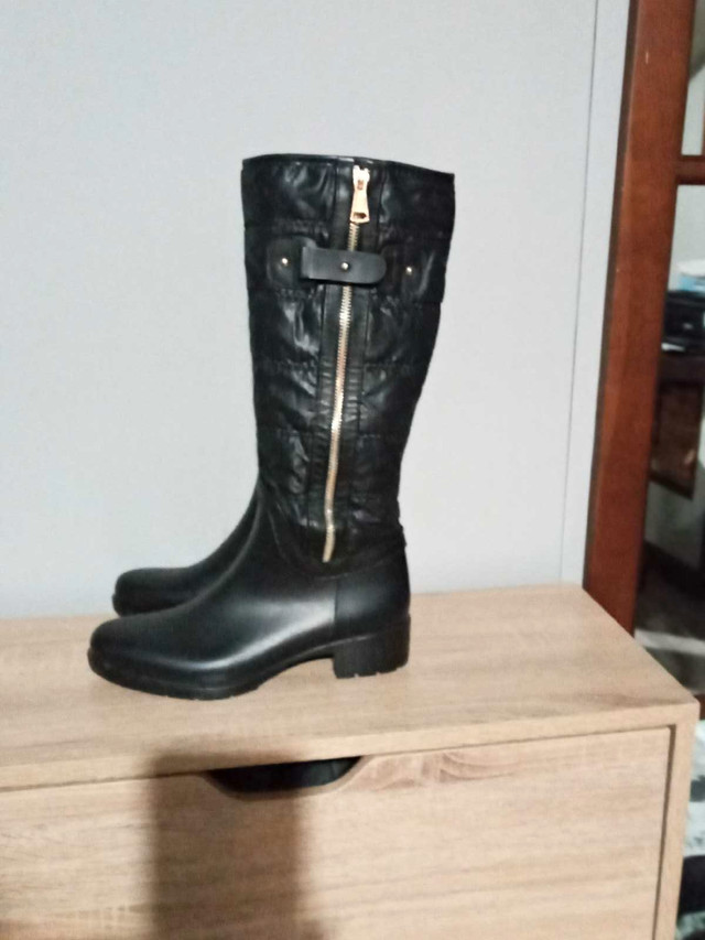 Bottes d'hiver  et de pluie pour femme,  grandeur 6 (37) , noir dans Femmes - Chaussures  à Laval/Rive Nord