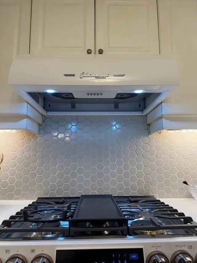 Range hood Gas stove installer in Stoves, Ovens & Ranges in Markham / York Region - Image 3