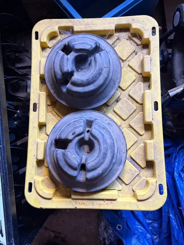 Snowblower Attachment in Snowblowers in London - Image 8