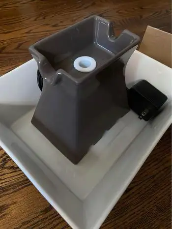 Pet water fountain. Selling for lightly used water filter perfect for cats or small/midium dogs. It...