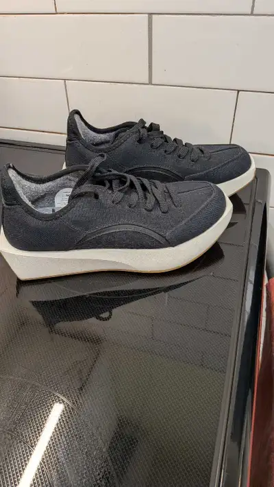 Running Shoes New Ladies size 8, View more