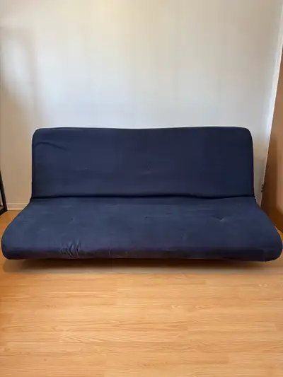Futon Se transforme en lit Vente de déménagement Doit partir rapidement Très propre