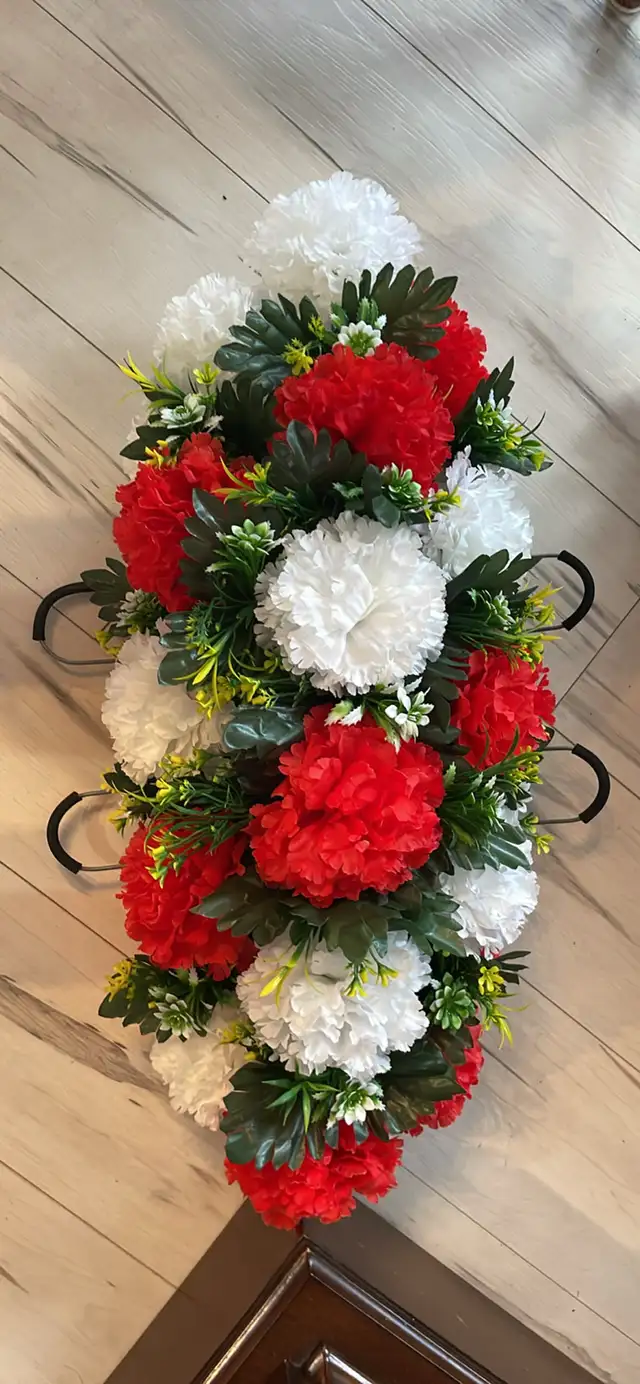 flowers arrangements fleural cemetery center peace in Hobbies & Crafts in Bathurst - Image 9