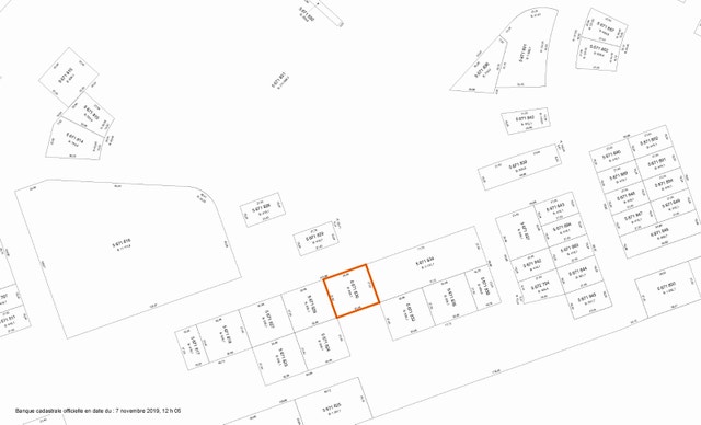Wooded residential land / Terrain résidentiel boisé — photo 1
