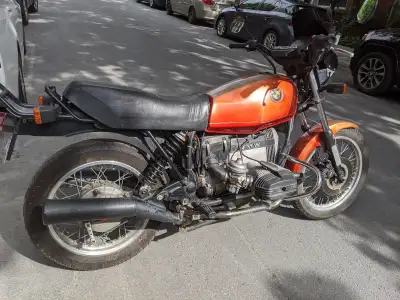 Lisez attentivement: BMW R 80 ST avec moteur 1000cc, Wilbers suspension, Sebring 2 in 2! Entretenue...