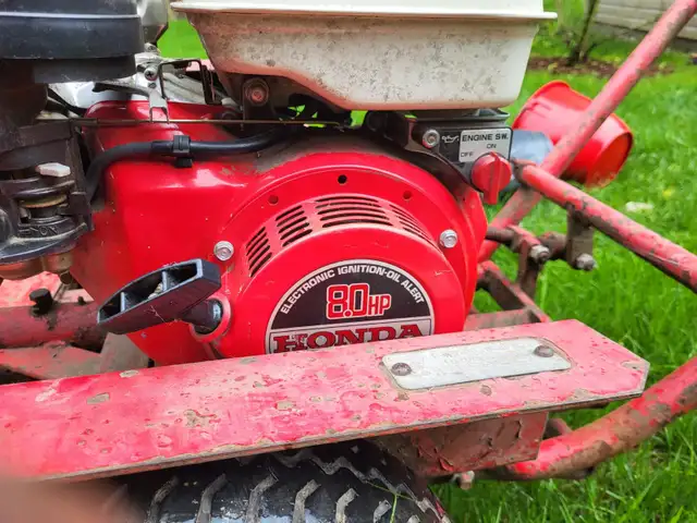Tondeuse industriel 8 forces in Lawnmowers & Leaf Blowers in Sherbrooke - Image 3