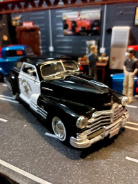 Diecast  Cars  1:24 th Police 