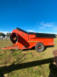 Jiffy 220 Feed Wagon
