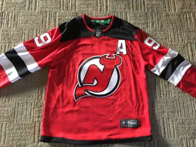 Tried on a few times only. Like new without tags. Purchased from Lids.ca BRAND: Fanatics SIZE: Mediu...