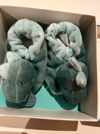 DouDou Compagnie Baby Slippers that Rattle New in box