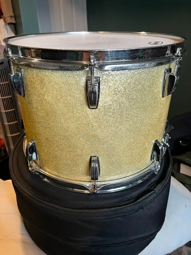 Original 1967 15” x 12” Ludwig Marching Snare Drum For Sale in Drums & Percussion in Oakville / Halton Region - Image 5