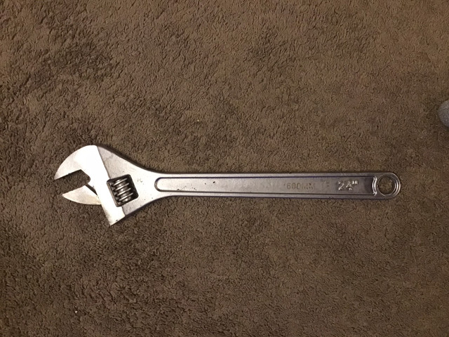 24” Crescent Wrench  600mm forged steel  sale price $140 in Hand Tools in Calgary - Image 3
