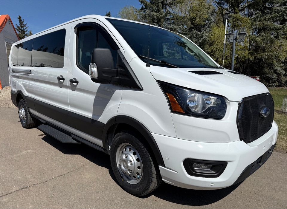 Ford Transit Passenger 2023 photo 3