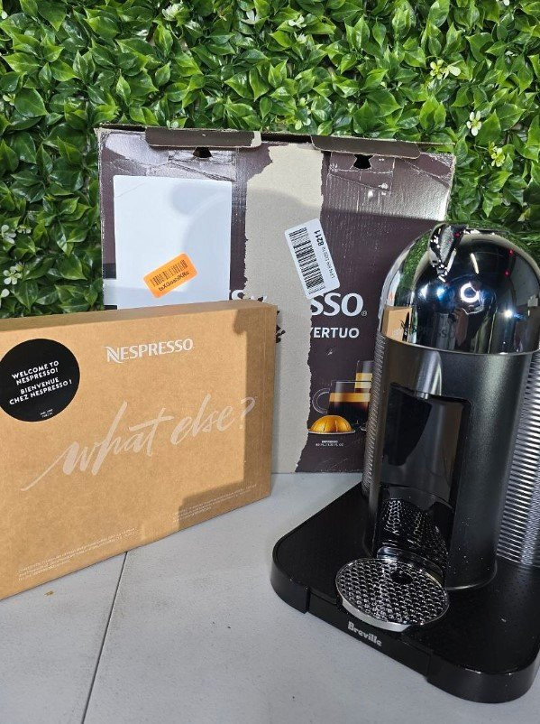 Nespresso Vertuo Coffee and Espresso Machine by Breville in Coffee Makers in City of Toronto - Image 4