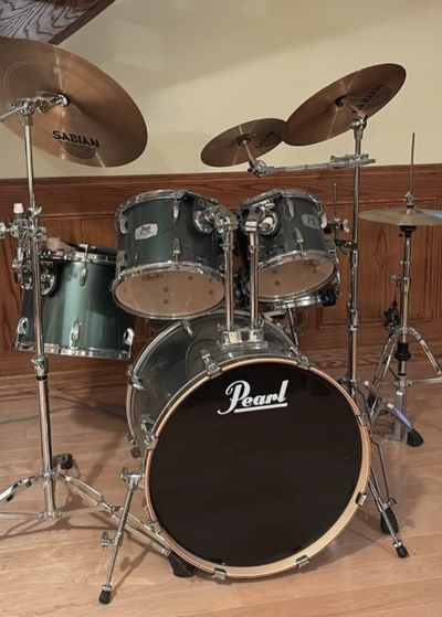 Pearl Export 5-piece drum set - like new, not a scratch, View more