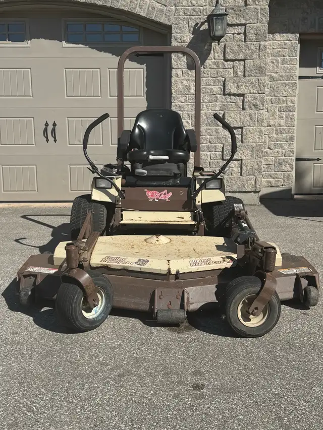 Grasshopper 930D zero turn deisel mower  in Lawnmowers & Leaf Blowers in Stratford - Image 2