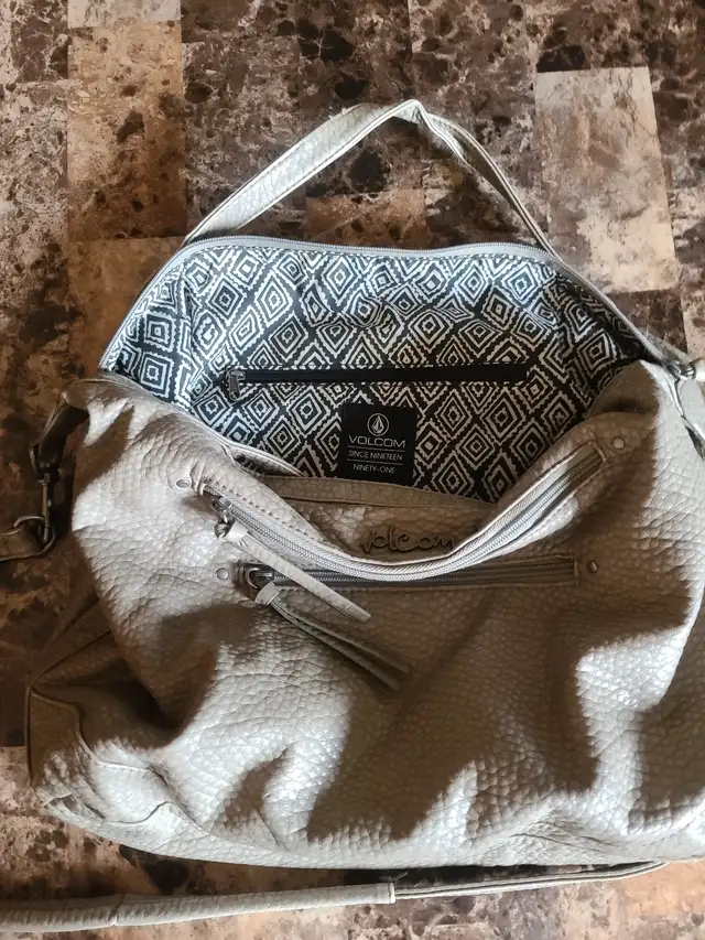  LEATHER HANDBAGS/PURSES63735876653699122