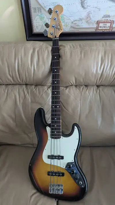 Fender Jazz Bass, View more