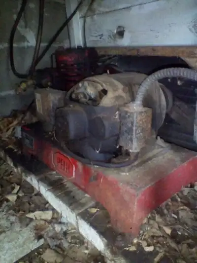 This unit is PAR RA6S X, SIN RO275, takes 2lbs R12, made by the LYNCH MFG CO from Toledo Ohio, < Not...